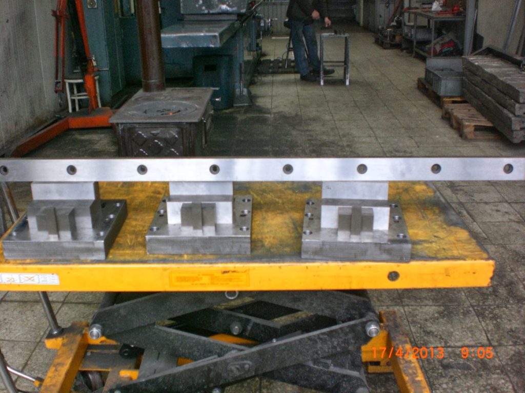 Guillotine Scissors