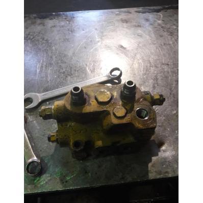 Komatsu Orjinal 420-3 Direksiyon Valf