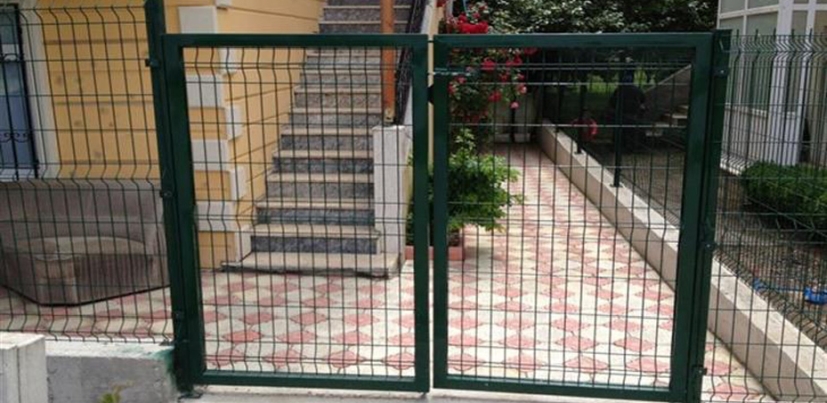Kanatlı Kapı