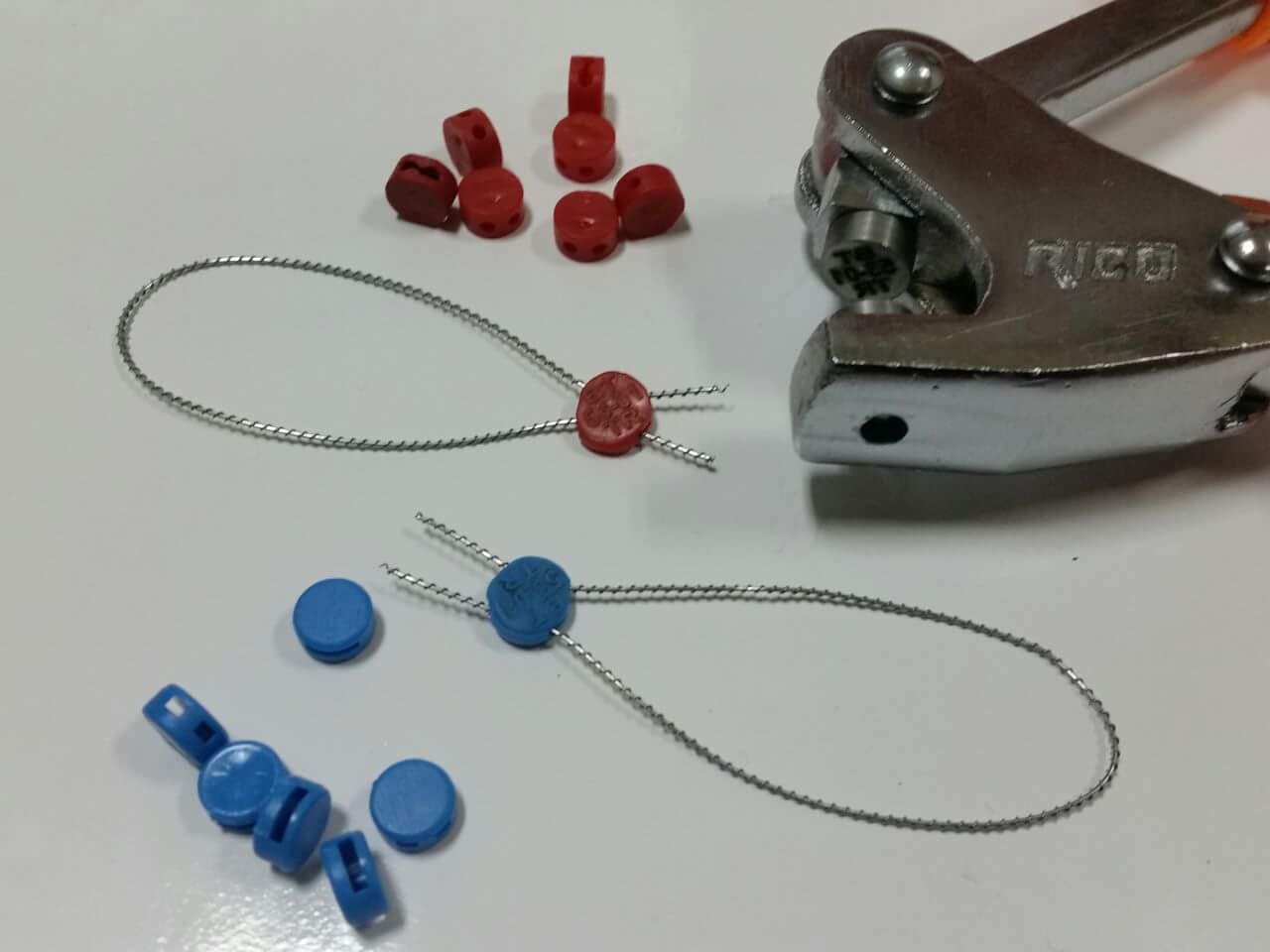 PLASTIC CLAMPING (HANGING SEAL)