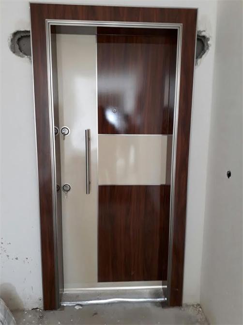 STEEL DOOR