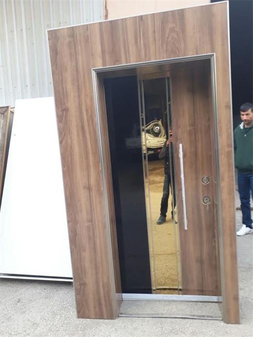 STEEL DOOR