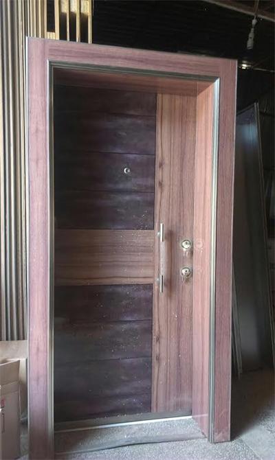 STEEL DOOR